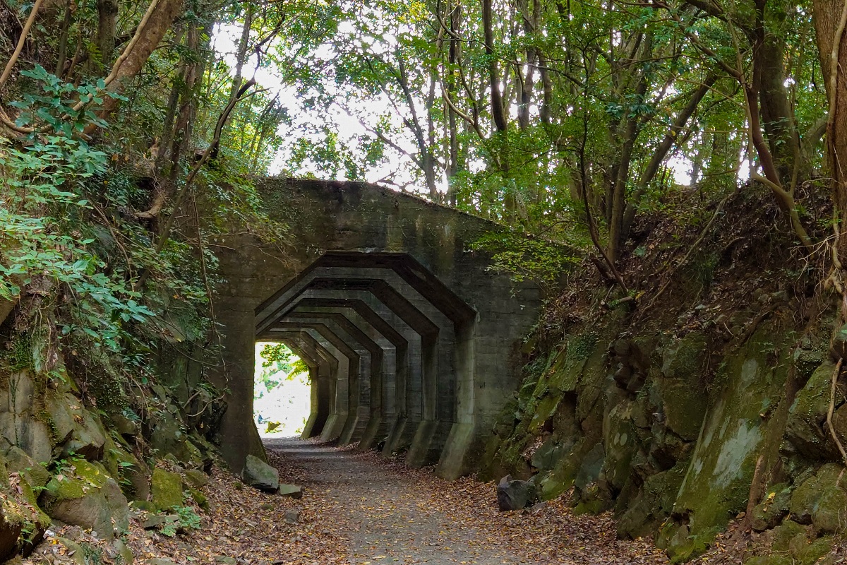 八角トンネル